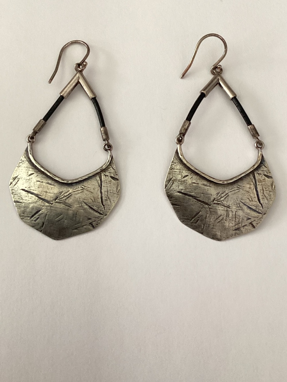 Silpada oxidized sterling badge of beauty dangle earrings